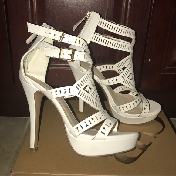 Beautiful Geometric Design White Heels - Picture 2 of 3